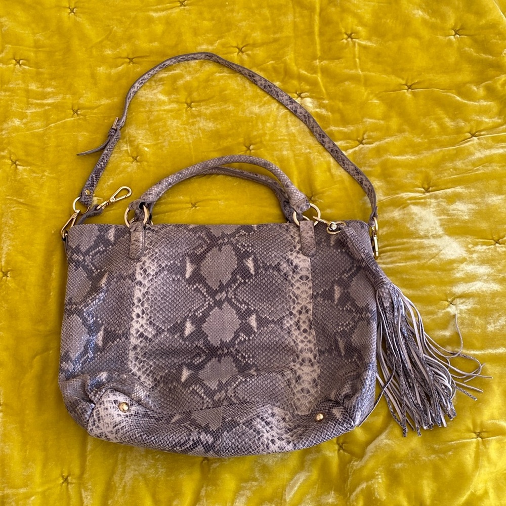 G.I.L.I Leather Bag